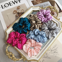 Set de Chouchous en Soie de Luxe 19 Momme en Boîte Faits à la Main, Élastiques Anti-Traction, Chouchous en Soie de 4cm, Cadeau de Fêtes Idéal