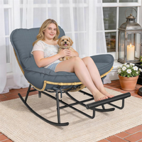 Fauteuil à bascule surdimensionné en rotin PE à prix abordable avec repose-pieds pour jardin, lecture, sieste et détente