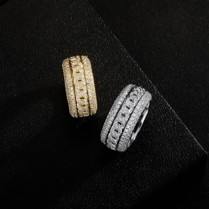 Anillo de Hip Hop de alta moda con diamantes de moissanita brillantes diseñados para durabilidad, elegancia y atención - Product Image 2