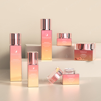 Service OEM ODM Bouteilles de soins de la peau de luxe brillantes 100ML 120ML Ensemble d'emballage pour soins de la peau Nouveau design Bouteille cosmétiques