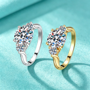 Anello <span class=keywords><strong>di</strong></span> <span class=keywords><strong>Fidanzamento</strong></span> in Moissanite a Tre Pietre Intrecciate 2CT D VVS1, Placcato Oro Bicolore in <span class=keywords><strong>Argento</strong></span> 925, Certificato GRA, Supera il Test del Diamante - Product Image 2