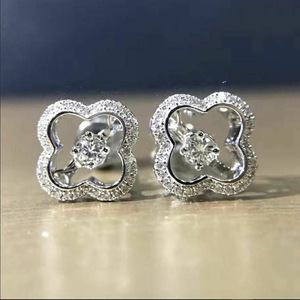Orecchini a Quadrifoglio per Donne, Eleganti Gioielli Minimalisti in Stile Coreano con Cristalli Incastonati, per Uso Quotidiano - Product Image 6
