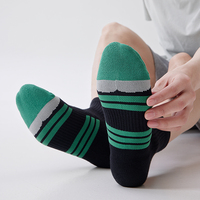 Chaussettes de course professionnelles légères mi-mollet pour hommes et jeunes, résistantes aux odeurs, idéales pour l'entraînement, la randonnée et le trekking en été