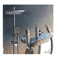 Ensemble de douche intelligent chaud/froid pour salles de bain d'hôtel avec mitigeur monocommande et jet pluie à pause