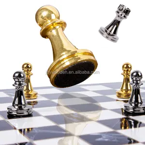 Drop Shipping hochwertige Luxus Metall Schachfiguren Party spielen benutzer definierte Würfel Set Brettspiele Metall Schachspiel