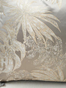 Housse de <span class=keywords><strong>coussin</strong></span> jacquard design tendance <span class=keywords><strong>pour</strong></span> la décoration de la maison, chambre à coucher, canapé, housse de <span class=keywords><strong>coussin</strong></span> de haute qualité avec texture métallique argentée <span class=keywords><strong>pour</strong></span> canapé - Product Image 3