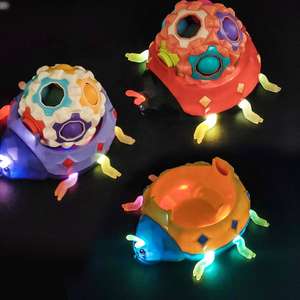 Hand <span class=keywords><strong>massage</strong></span> gerät Zappeln Spielzeug 2 in 1 Blinklicht Marienkäfer Roller Relax Therapie Fingers pitze Dekompression Regenbogen Ball Spielzeug - Product Image 3