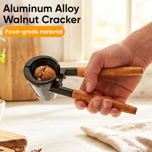 Cascanueces de Aluminio con Mangos de Madera, Herramienta Manual Resistente para Nueces, Pecanas, Langostas y Frutos Secos, Fácil de Limpiar, para Uso en la Cocina - Product Image 2