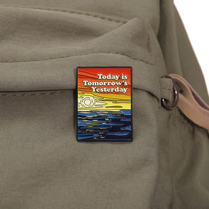 Cartoon Brot Emaille Pins Lustige Lebensmittel Design Metall Broschen Rucksack Revers Abzeichen Schmuck Geschenk für Freunde - Product Image 3