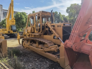 รถดันดิน CAT D7G มือสองคุณภาพสูง รุ่นปี 2023 เครื่องยนต์ 90 แรงม้า กำลังดัน 8.6 เมตร อุปกรณ์หนัก ราคาถูก กำลังลดราคา - Product Image 2