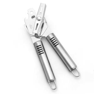 Ouvre-boîte manuel en acier inoxydable ZYC101, outil de cuisine robuste avec fonction ouvre-bouteille et design de poignée ergonomique - Product Image 4