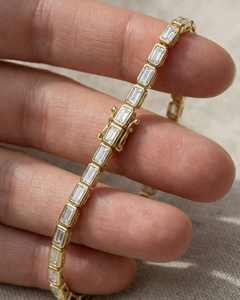 Brazalete de Oro de 14K con Diamantes Cultivados en Laboratorio, Corte Cojín, Joyería de Diseño de Lujo para Mujer, Regalo para Bodas, Compromisos y Fiestas - Product Image 3