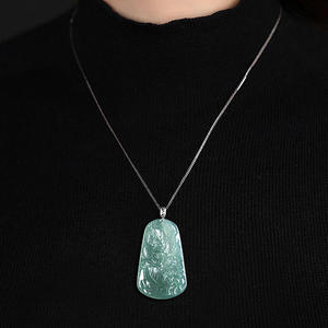 Colgante de Dragón del Zodiaco de Jadeíta Natural Azul Agua con Incrustaciones de Oro de 18K, Estilo Chino, UNISEX, Certificado de Tasación D875 - Product Image 4