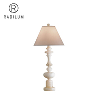 Lampe de table de luxe moderne pour chambre à coucher, décoration de villa, en albâtre, tissu, métal, LED, certification CE, lampe de table Farrington en albâtre