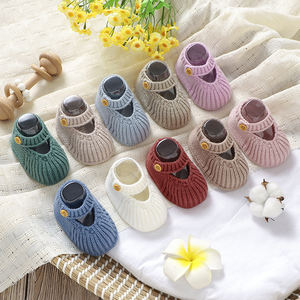 Chaussures pour bébé en tricot doux en vente chaude - Fermeture à crochets et boucles, chaussons chauds pour nourrissons |   Chaussures confortables pour nouveau-nés (<span class=keywords><strong>6</strong></span> couleurs) - Product Image 1