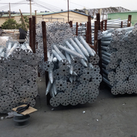 Piles de fixation au sol solaires en acier pour installation de panneaux solaires