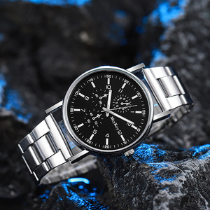2024 nuovo stile da uomo <span class=keywords><strong>di</strong></span> alta qualità <span class=keywords><strong>di</strong></span> <span class=keywords><strong>lusso</strong></span> in <span class=keywords><strong>acciaio</strong></span> inossidabile orologio al quarzo da uomo orologio all'ingrosso - Product Image 2