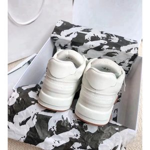 Baskets décontractées blanches de créateur pour hommes et femmes, baskets basses en toile tendance avec coutures en flèche et lacets - Product Image 4