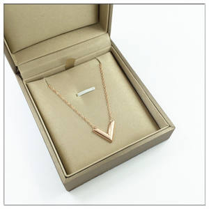 Collar con colgante en forma de V para mujer y niña, joyería de oro de 18k para el Día de San Valentín de eBay, gran oferta - Product Image 6