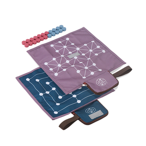 Mini jeu d'échecs de poche 2-en-1 en bois avec pièces d'échecs, jeu de table Nine Men's Morris et Goose pour enfants et divertissement de fête - Product Image 2