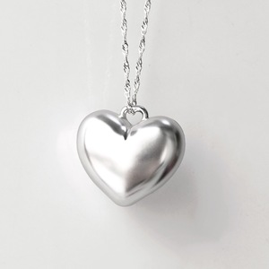ppwr Trendy Metallic Silver Heart <b>Empty</b> Makeup Palette with Mirror Aluminum Pan Mini Lip Balm Case Keychain Charm - Product Image 3