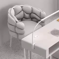 Nordischer Luxus Akzentstuhl in Kopfsteinpflaster-Form Weißer Samt Moderner Minimalistischer Wohnzimmer Schlafzimmer Freizeitstuhl