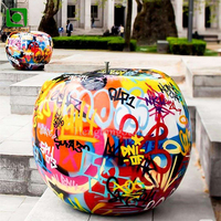 Sculpture de pomme en fibre de verre de grande taille, statue de fruit, décoration d'art de jardin extérieur en résine