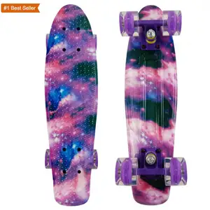 Istaride Popular Oem 22 Polegada Skate Board Crianças Luz Mini Cruiser Skate Plástico Starry Galaxy Impresso Deck