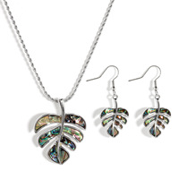 Ensemble de bijoux en coquillage de mer de plage d'été Collier Monstera Deliciosa en or Boucles d'oreilles en forme de tortue en coquille d'ormeau naturel