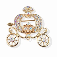 Broche unisexe vintage en alliage écologique, motif chariot de citrouille de conte de fées gris, ornée de cristaux colorés, de strass et de diamants incrustés