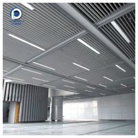 Panneaux de plafond suspendu en aluminium Prima, solution de plafond moderne pour les projets d'hôtels, de restaurants et de bureaux