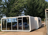 Maisonnette préfabriquée de luxe en forme de pomme, maisonnette modulaire moderne pour complexe hôtelier en plein air, Airbnb et hébergement d'invités