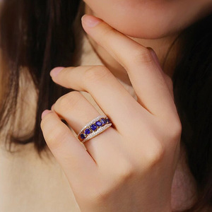 Anello Vintage con Design Geometrico Classico da Donna - Product Image 2