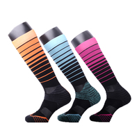Chaussettes de compression athlétiques respirantes, antibactériennes, écologiques, personnalisées OEM pour hommes, pour le basketball, le football et la course à pied