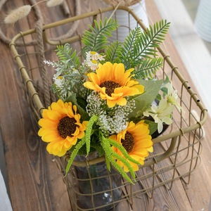 Ramo de Girasoles Artificiales Amarillos de Plástico, como una Brisa Suave, Decoración para Bodas y Hogar CF02012 - Product Image 1