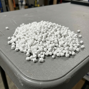 Pour les fabricants mondiaux de plastique : Masterbatch de remplissage PE en vrac, exporté du Vietnam, avec carbonate de calcium à haute teneur en calcium pour le remplissage plastique - Product Image 2
