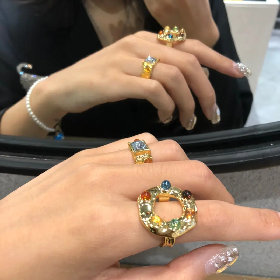 Cincin Batu Permata Pelangi Wanita, Berlapis Emas Kuningan Vintage Kepribadian Berlebihan