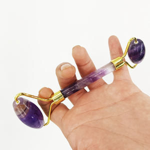 Rodillo Facial de Aventurina Verde Claro, Hermoso Rodillo de Jade para Masaje, Rodillo de Cuarzo Rosa - Product Image 5