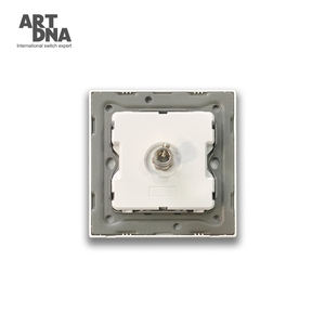 Prise murale électrique ARTDNA Professional 1 gang, norme britannique, indice de protection IP20, matériau PC, modèle A39-E03 - Product Image 2