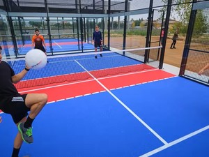 Pista de Padel Estándar PEDI PC099 de 10m*6m, Estructura Galvanizada en Caliente Q235, Vidrio Templado de 12mm, Pista de Tenis Suspendida con Sistema de Enclavamiento PP - Product Image 4