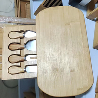 Planche à découper et ensemble de couteaux en bois d'acacia 2023