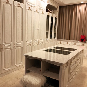 Armadio in Stile Francese Color Crema Completamente Personalizzabile con Cabina Armadio, Toeletta ad Angolo e Legno Massello - Product Image 4