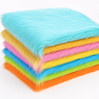 Tissu en fausse fourrure à poils longs coloré personnalisé, doux et moelleux, pour costumes, artisanat, décoration d'événements, OEM ODM
