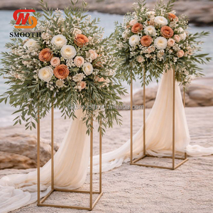 Columna Decorativa para Centro de Mesa de Boda, Soporte Geométrico Alto de Metal Dorado para Flores, para Eventos y Fiestas - Product Image 1