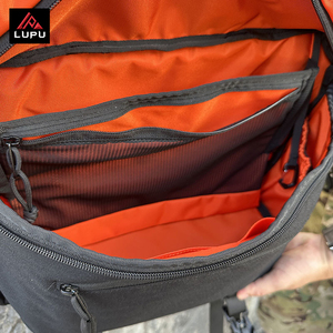 Sac à bandoulière en nylon imperméable, unisexe, design tactique, confortable pour un usage quotidien et tendance - Product Image 3