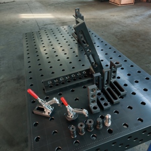 Banc de travail industriel en fonte pour soudage, conception de plateforme 3D, surface anti-éclaboussures et ensemble complet d'outils de mesure - Product Image 3
