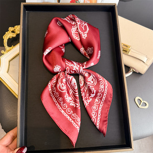 <span class=keywords><strong>Foulard</strong></span> Carré Vintage Orange Effet <span class=keywords><strong>Soie</strong></span> Paisley pour <span class=keywords><strong>Femme</strong></span>, Bandana Rétro, Écharpe <span class=keywords><strong>en</strong></span> <span class=keywords><strong>Soie</strong></span> Satinée pour Cheveux 70x70cm OEM/ODM - Product Image 3