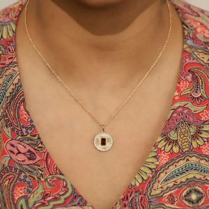 Elegante Collar de Granate en Capas con Piedra de Nacimiento, Colgante de Granate Rojo Corte Esmeralda en Oro Sólido con Halo de Diamantes, Joyería Minimalista - Product Image 6