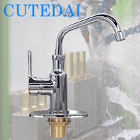 Robinet d'évier en laiton de style commercial à haut débit utilitaire d'eau chaude et froide rotatif répandu pour la salle de bain et l'hôtel