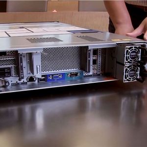 เซิร์ฟเวอร์แร็ค ThinkSystem SR850 V2 รุ่นดั้งเดิม 24SFF Xeon Platinum 8376HL 32GB 540-8i 2*2400 W 2U - Product Image 5